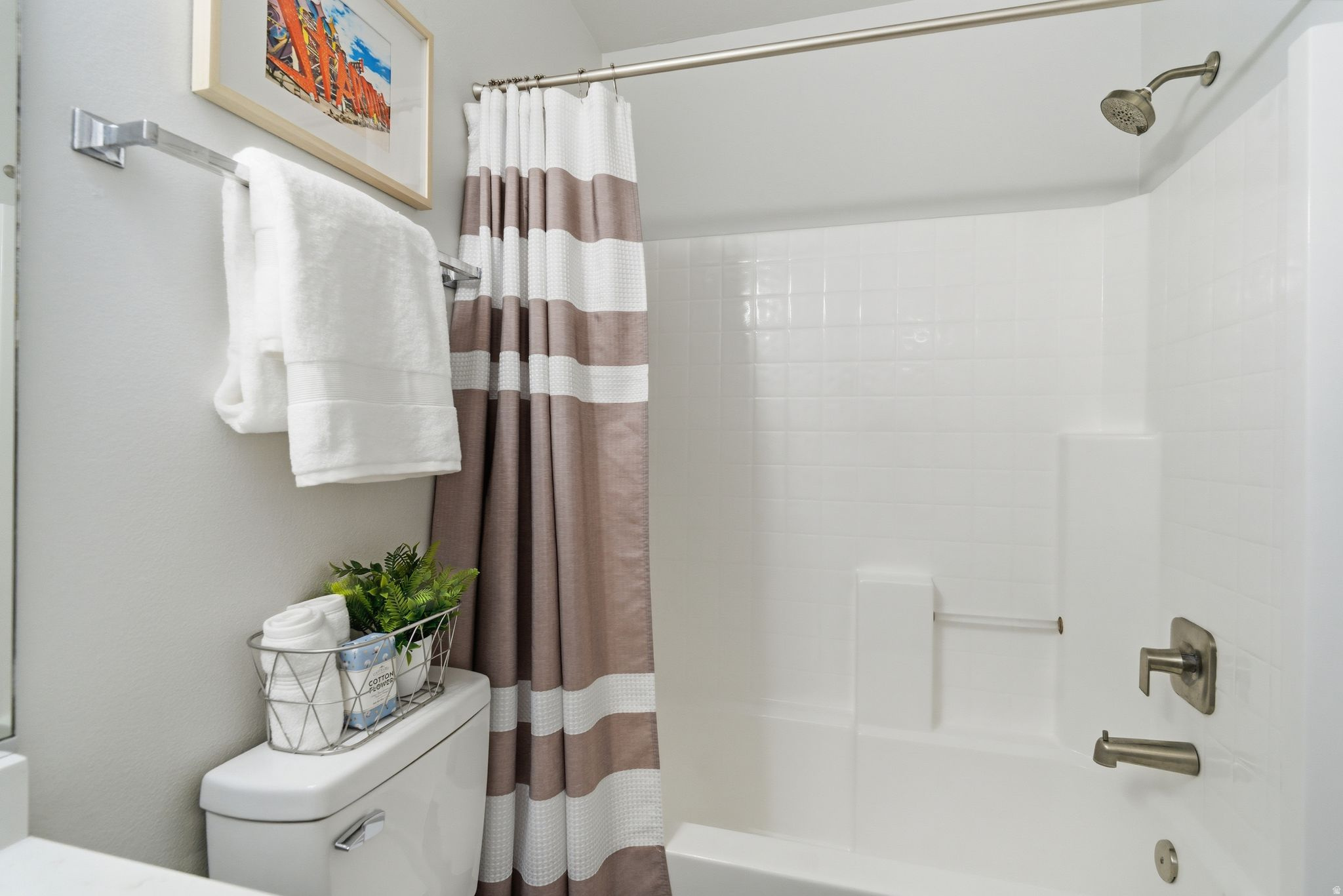 LEXINGTON HILLS TOWNHOMES - Residential