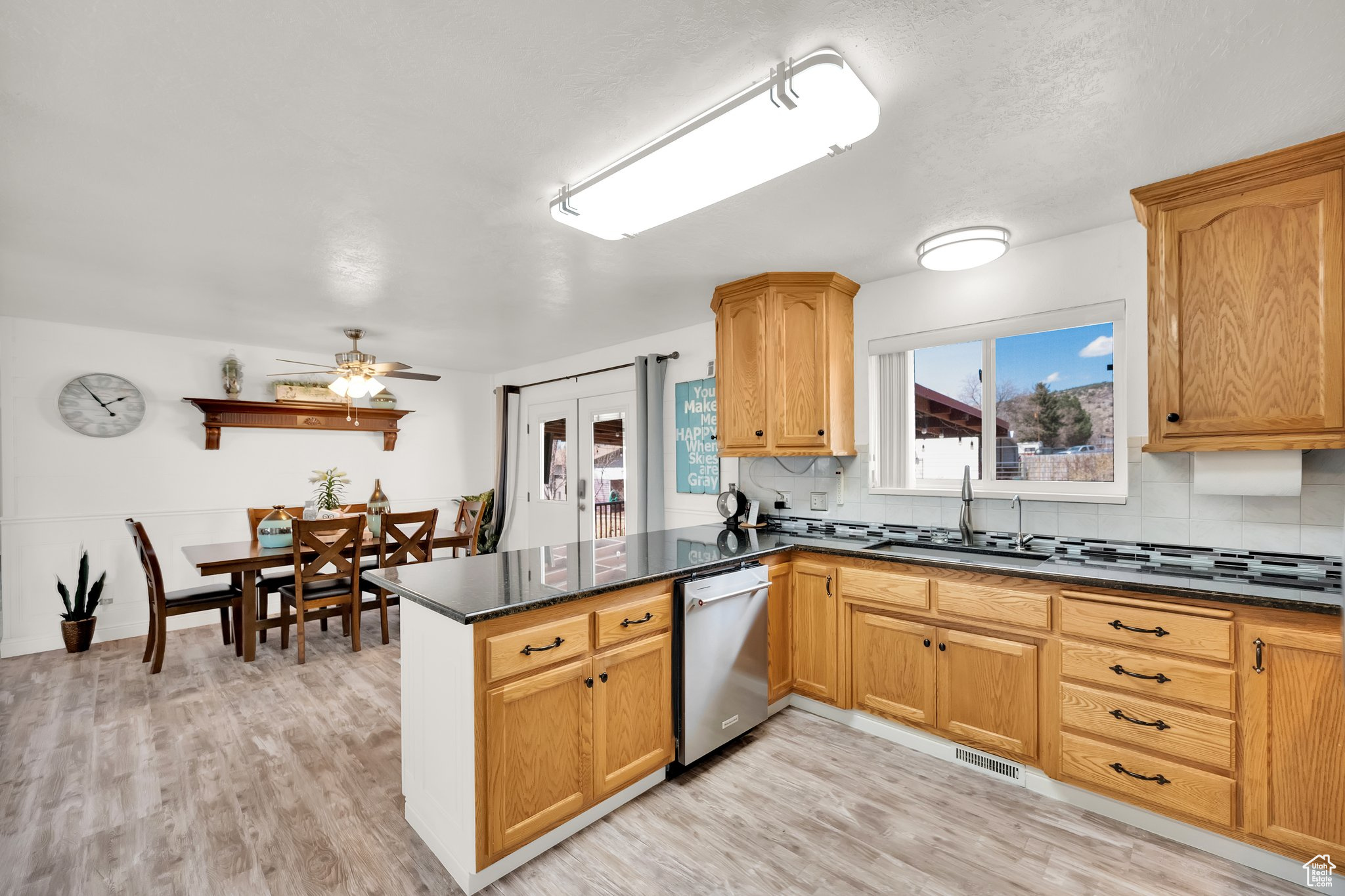 154 W Main St, Bicknell, Utah image 30
