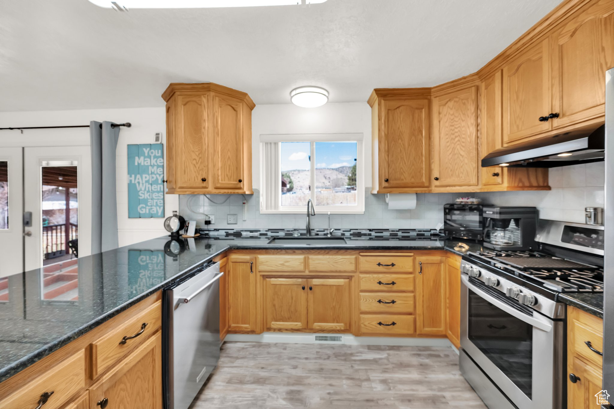 154 W Main St, Bicknell, Utah image 29