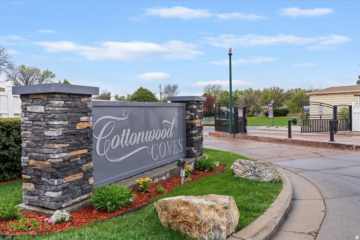 COTTONWOOD COVES - Residential