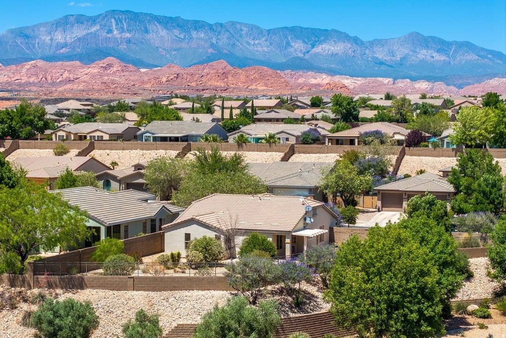 Photo of 2556 E CANYON RANCH DR, Washington, UT 84780 (MLS # 2162611)