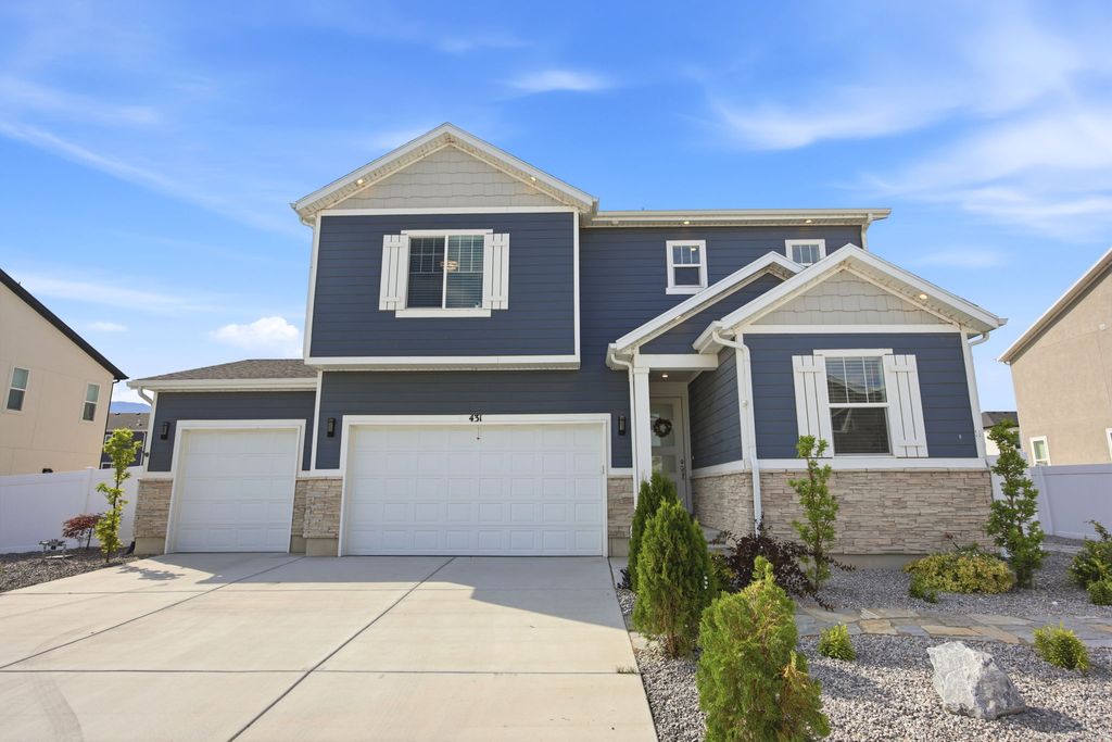 Photo of 431 W PALOMINO WAY, Stansbury Park, UT 84074 (MLS # 2173969)