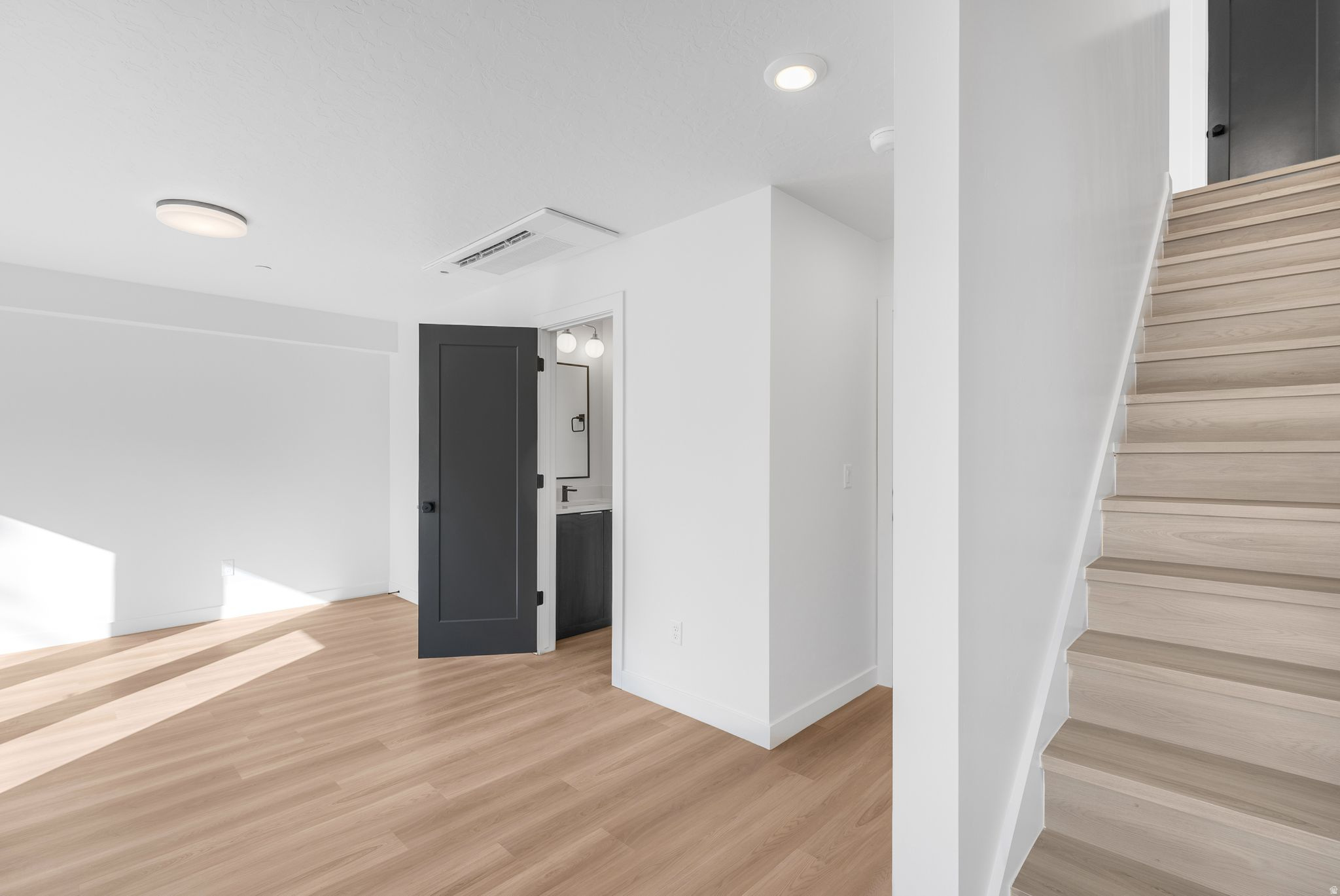 THE MONROE - Residential