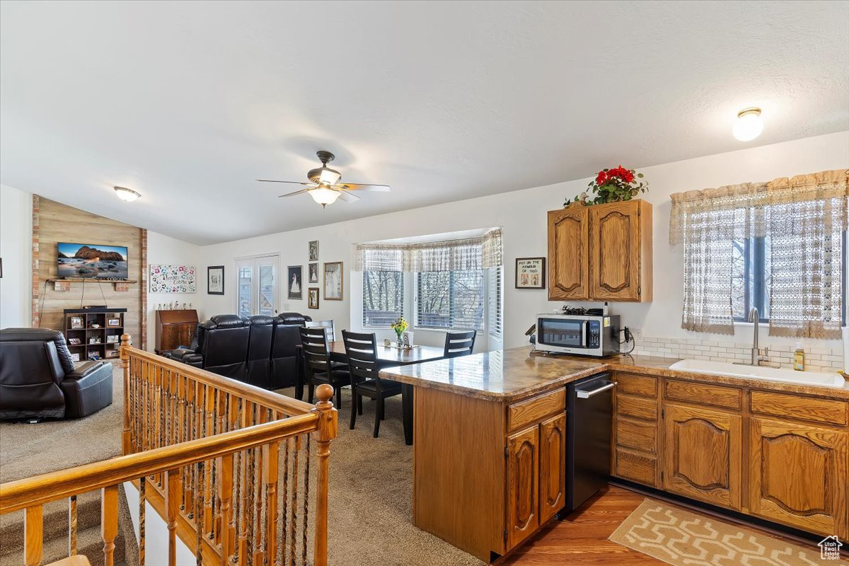 FLYING T STABLES - Residential