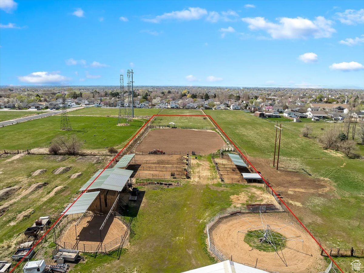 FLYING T STABLES - Residential