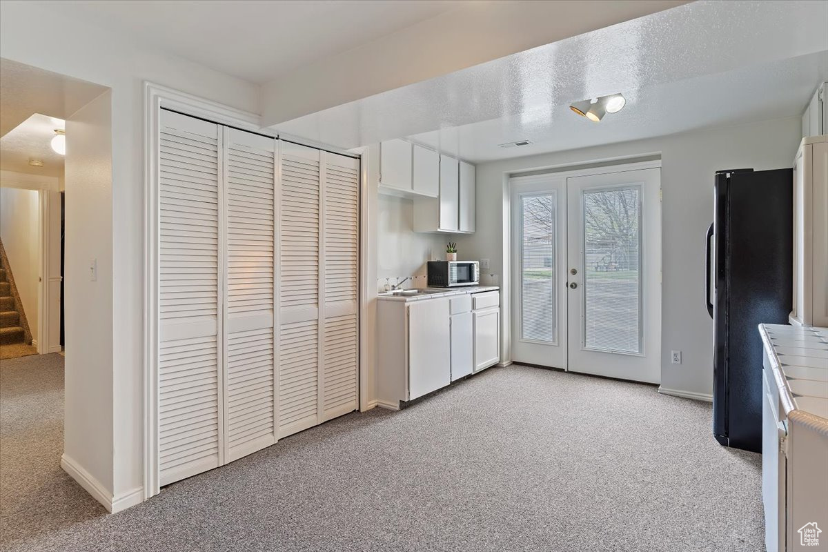 FLYING T STABLES - Residential