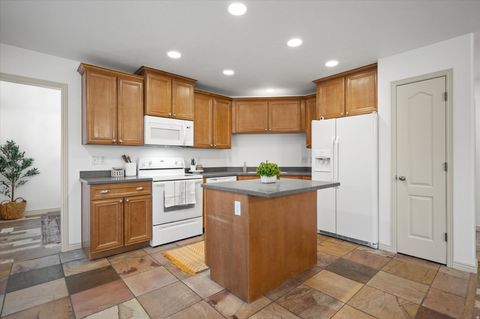 Tiny photo for 1952 E MEADOW DOWNS WAY, Cottonwood Heights, UT 84121 (MLS # 2136733)