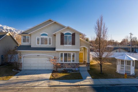 Tiny photo for 1952 E MEADOW DOWNS WAY, Cottonwood Heights, UT 84121 (MLS # 2136733)