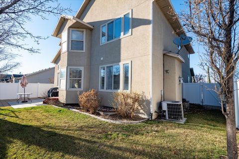 Tiny photo for 1952 E MEADOW DOWNS WAY, Cottonwood Heights, UT 84121 (MLS # 2136733)