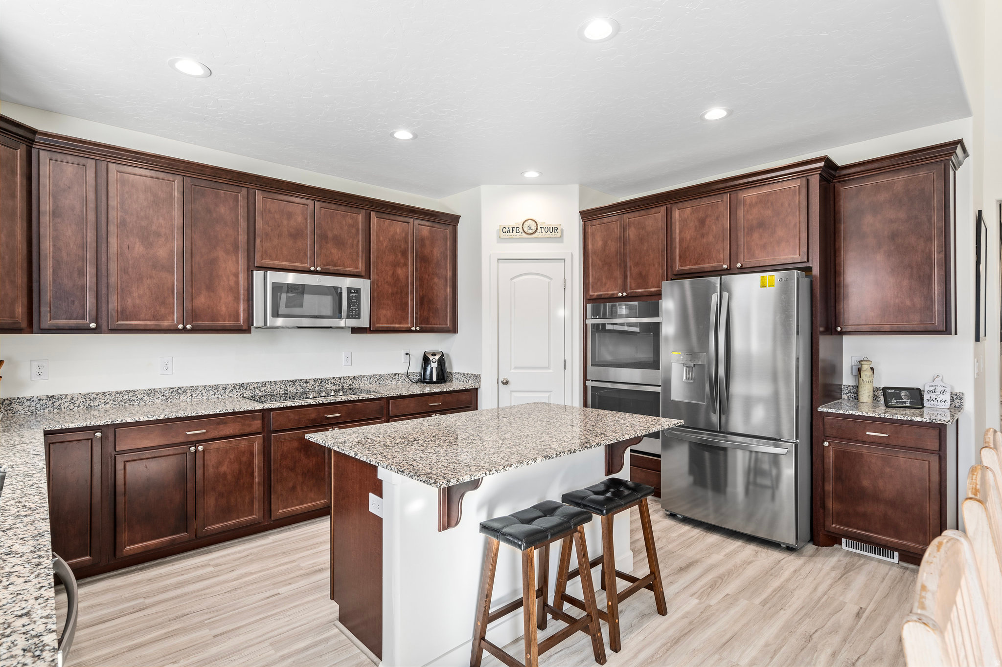 SALEM PARK - Residential