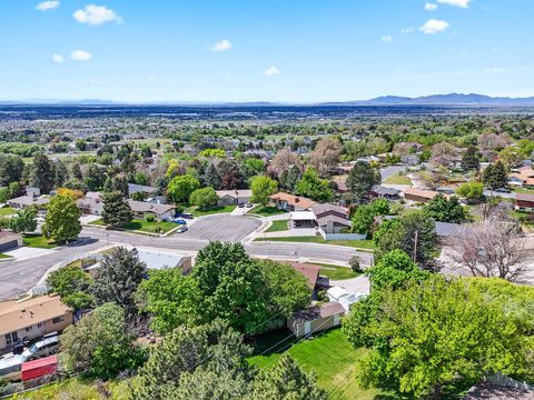 Tiny photo for 3082 N 425 E, North Ogden, UT 84414 (MLS # 2154783)
