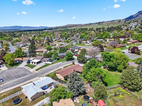 Tiny photo for 3082 N 425 E, North Ogden, UT 84414 (MLS # 2154783)