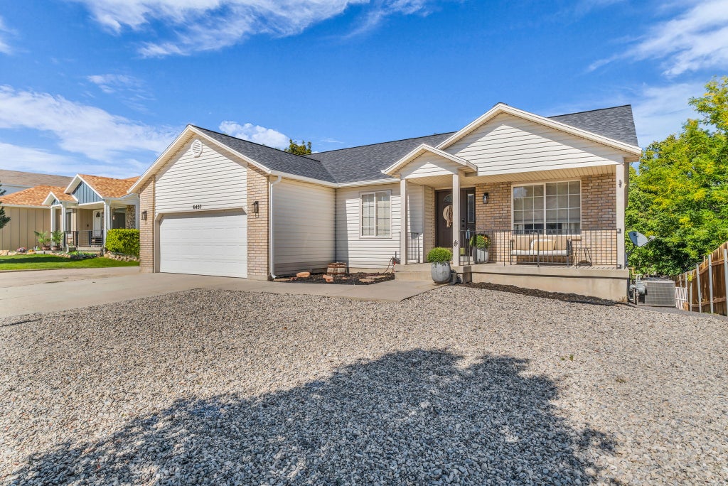 Photo of 6437 S HIGH BLUFF DR W, Salt Lake City, UT 84118 (MLS # 2184300)