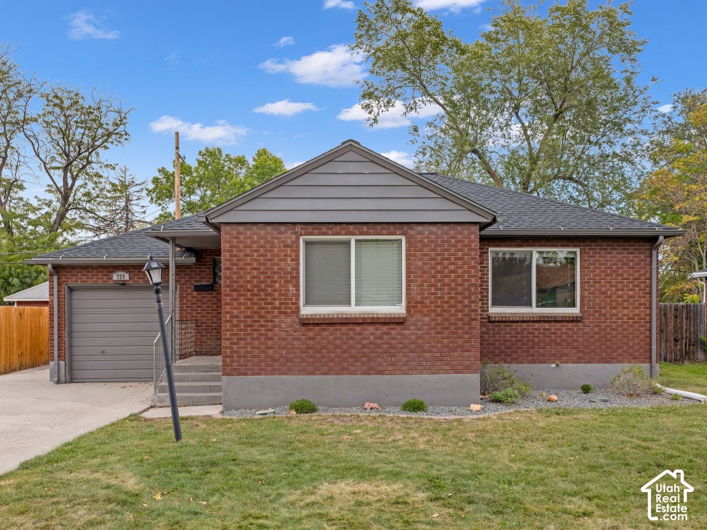 Photo of 725 N LAFAYETTE DR W, Salt Lake City, UT 84116 (MLS # 2187079)