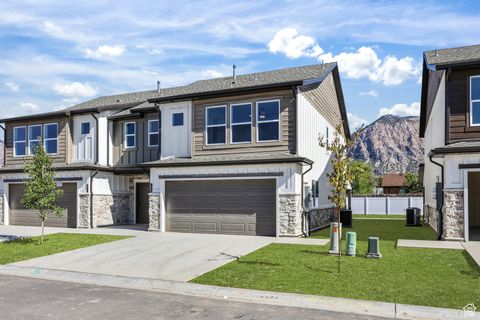 Photo of 370 N LIBERTY COVE DR, Ogden, UT 84404 (MLS # 2119612)