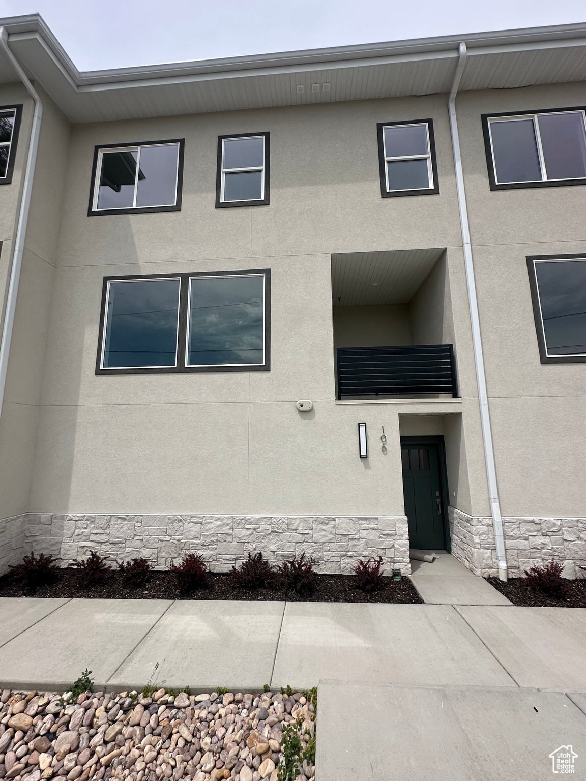 THE VILLAS ON 39TH - Residential