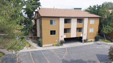 Photo of 9131 S JEFFERSON PL, Sandy, UT 84070 (MLS # 2178120)
