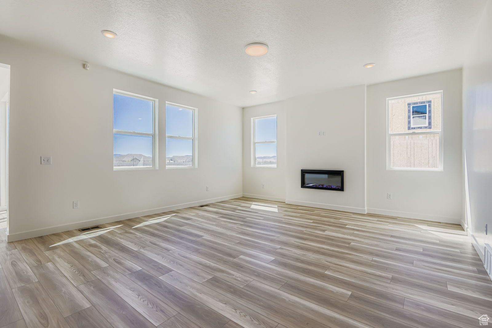 RESERVES AT PINNACLES AT EAGLE MOUNTAIN - Residential