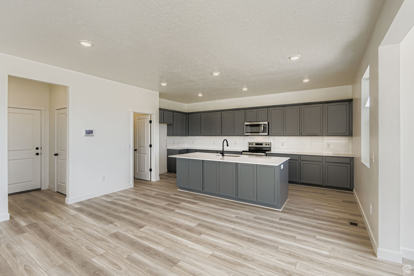 RESERVES AT PINNACLES AT EAGLE MOUNTAIN - Residential