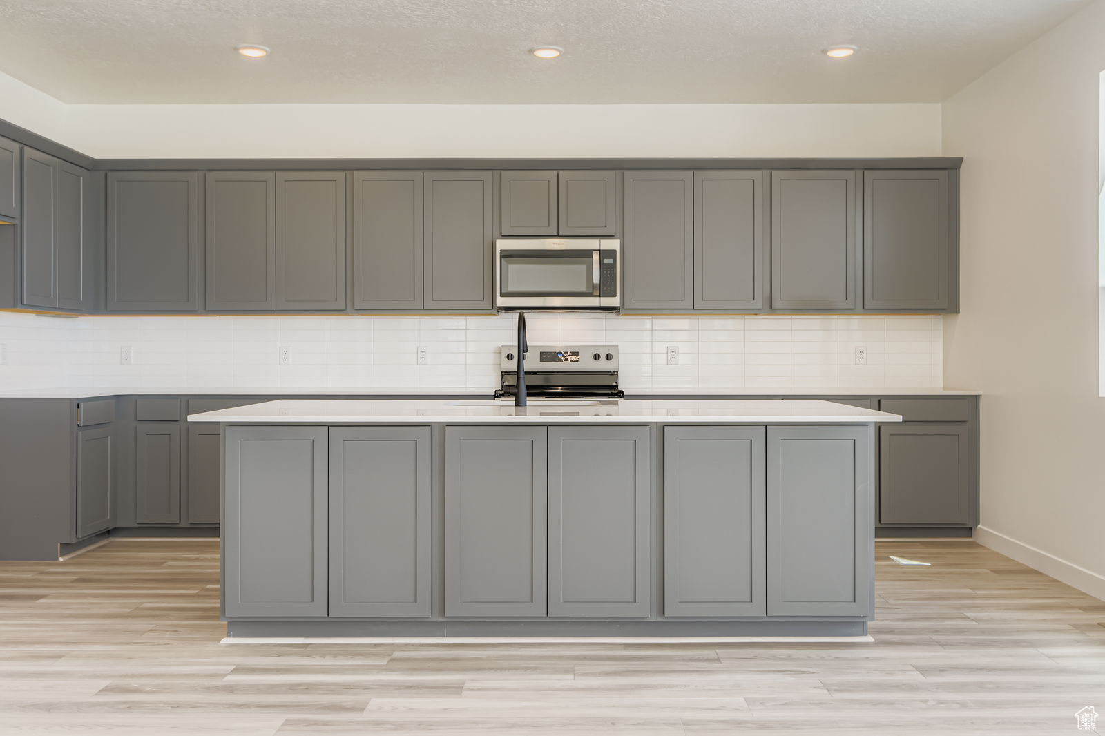 RESERVES AT PINNACLES AT EAGLE MOUNTAIN - Residential