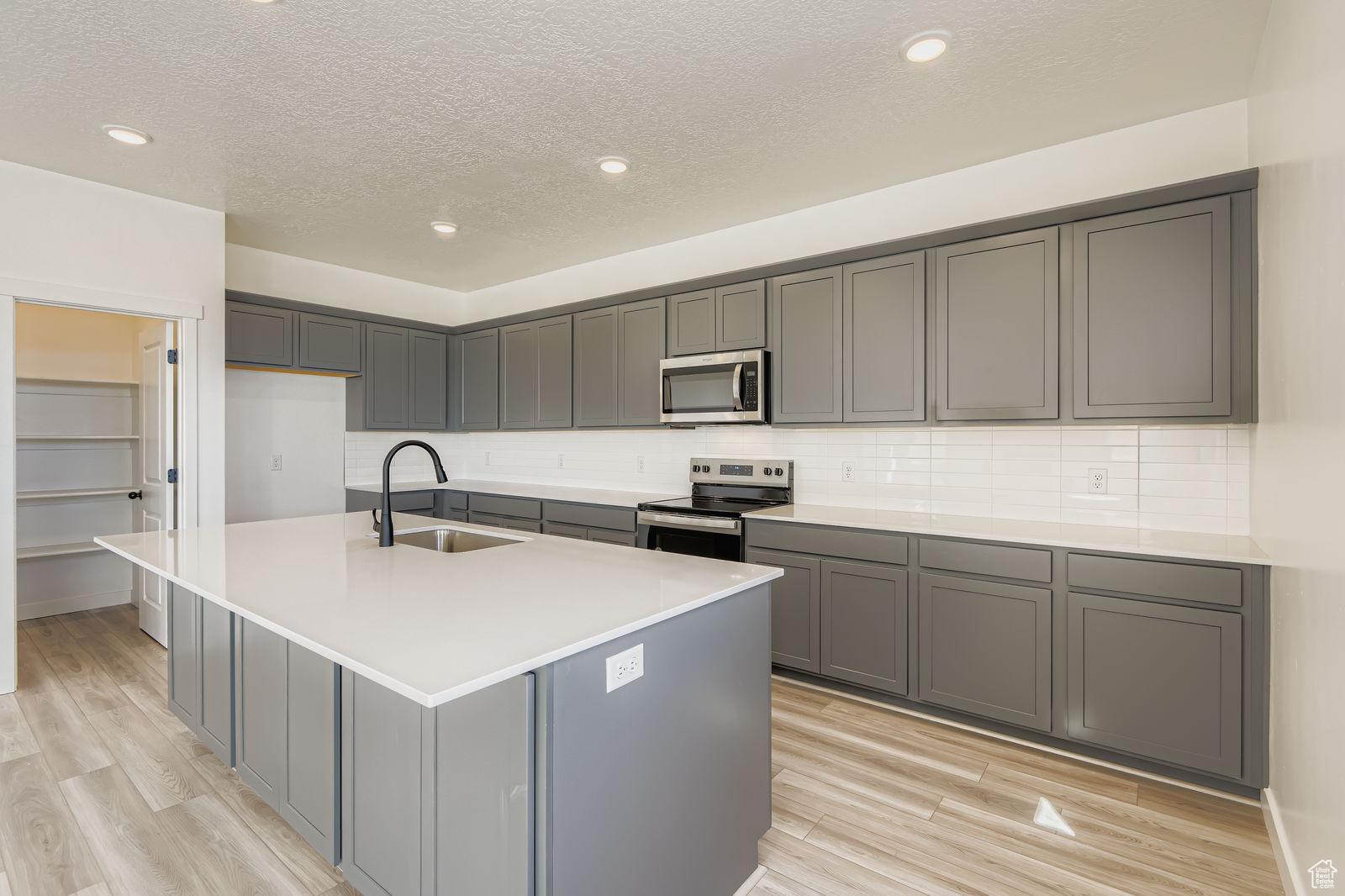 RESERVES AT PINNACLES AT EAGLE MOUNTAIN - Residential