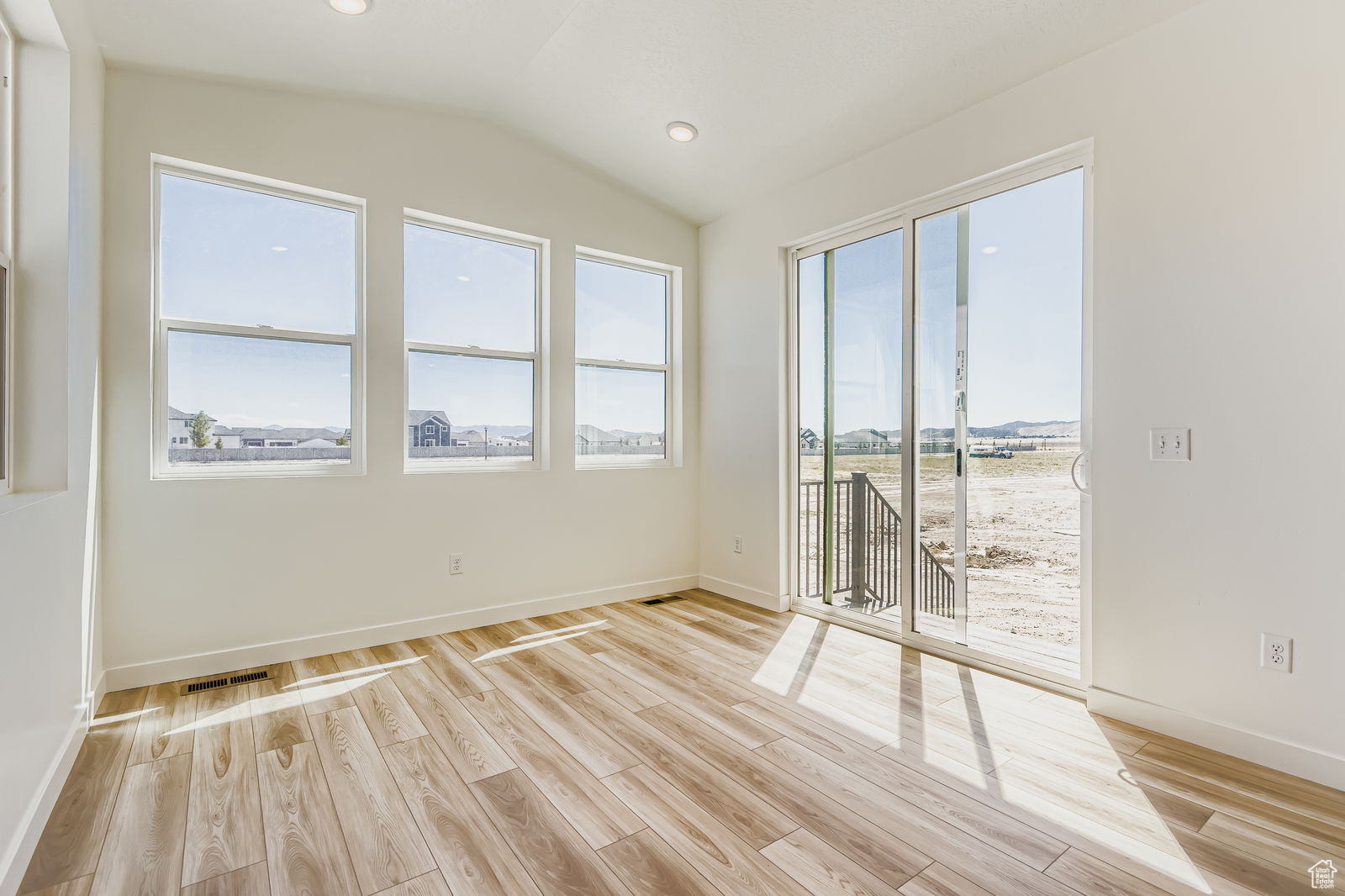 RESERVES AT PINNACLES AT EAGLE MOUNTAIN - Residential