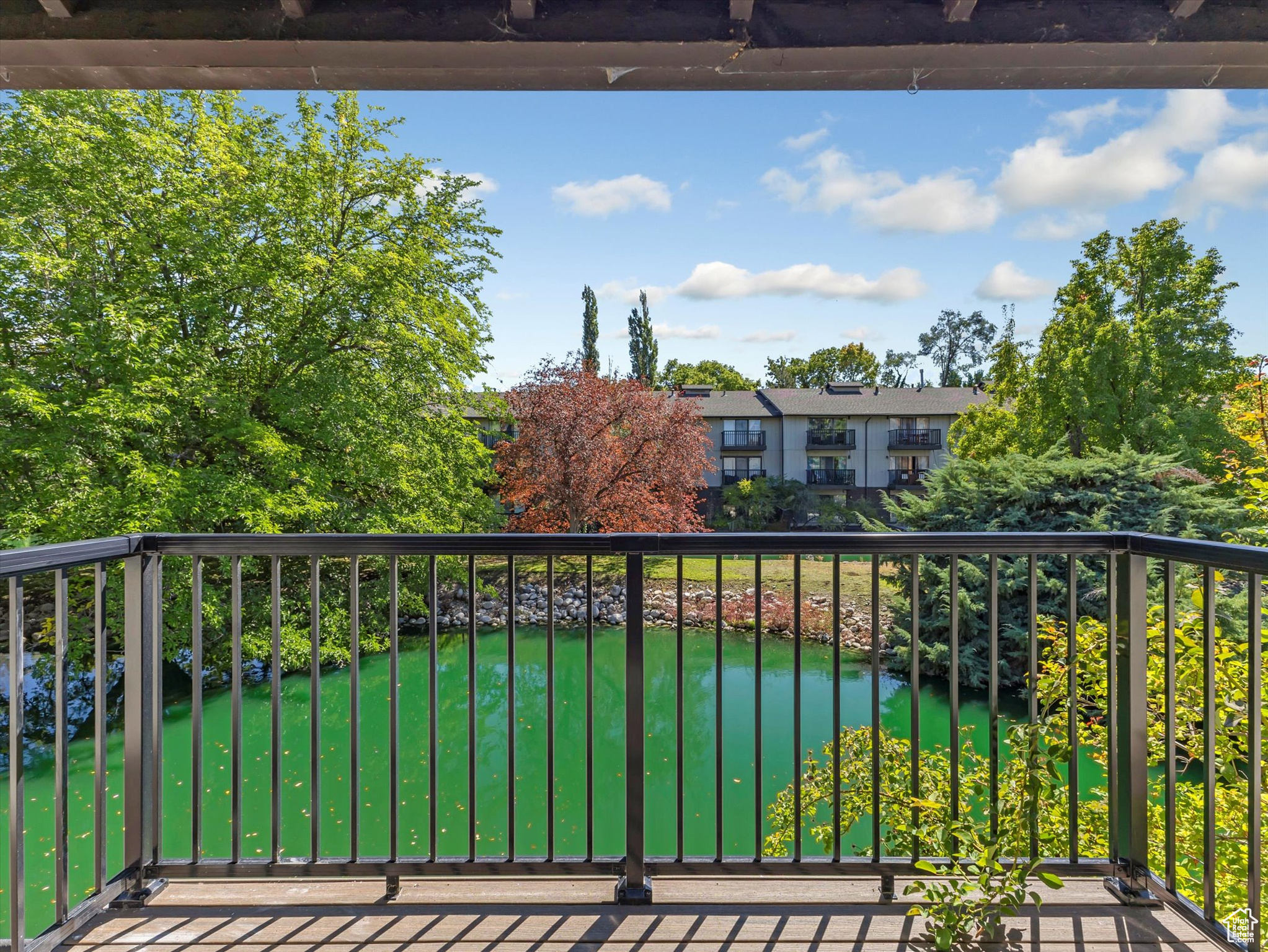 HIDDEN LAKE CONDM - Residential