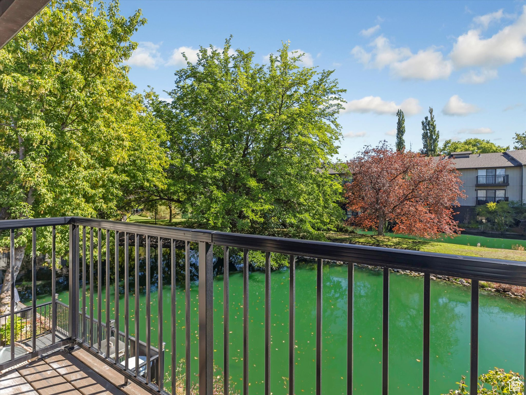 HIDDEN LAKE CONDM - Residential