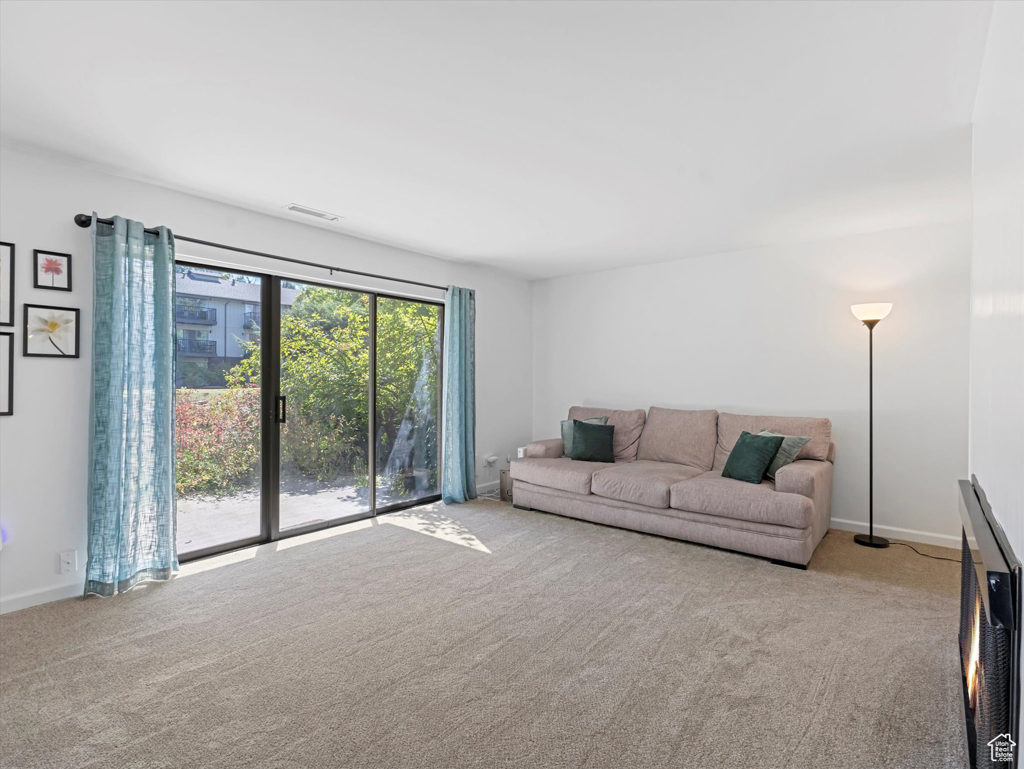 HIDDEN LAKE CONDM - Residential