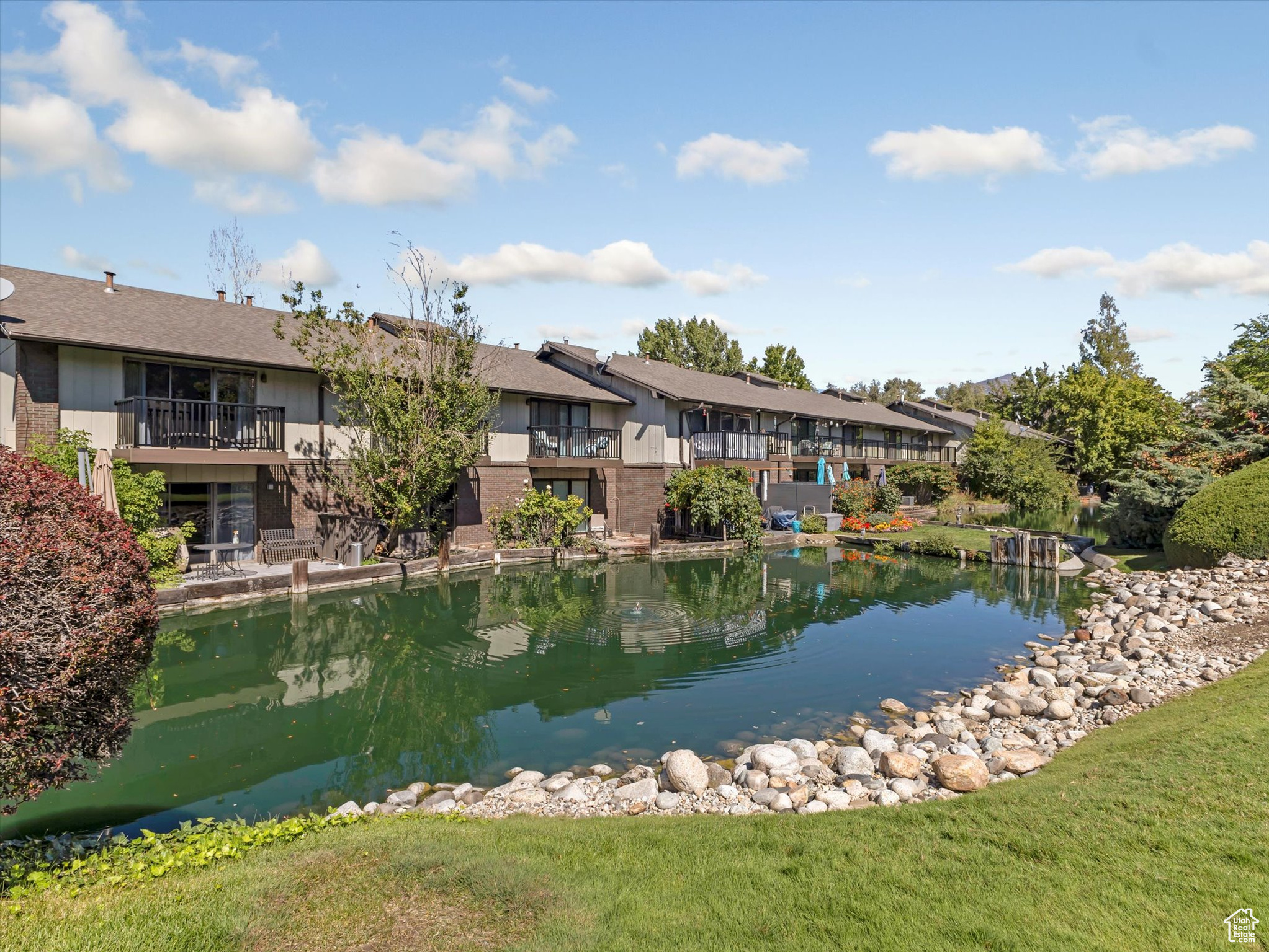 HIDDEN LAKE CONDM - Residential