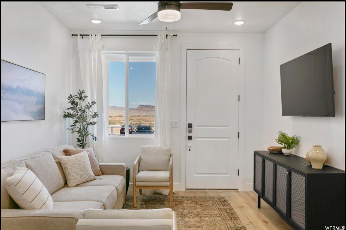 DESERT COLOR SKYLINE - Residential