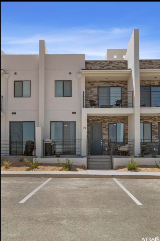DESERT COLOR SKYLINE - Residential