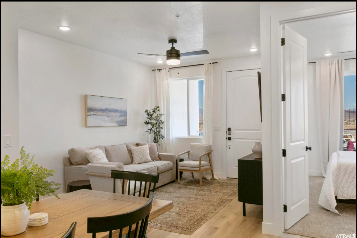 DESERT COLOR SKYLINE - Residential