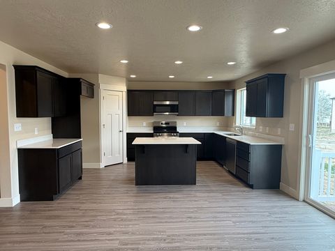 Tiny photo for 415 E 500 N #LOT 18, Salem, UT 84653 (MLS # 2147091)