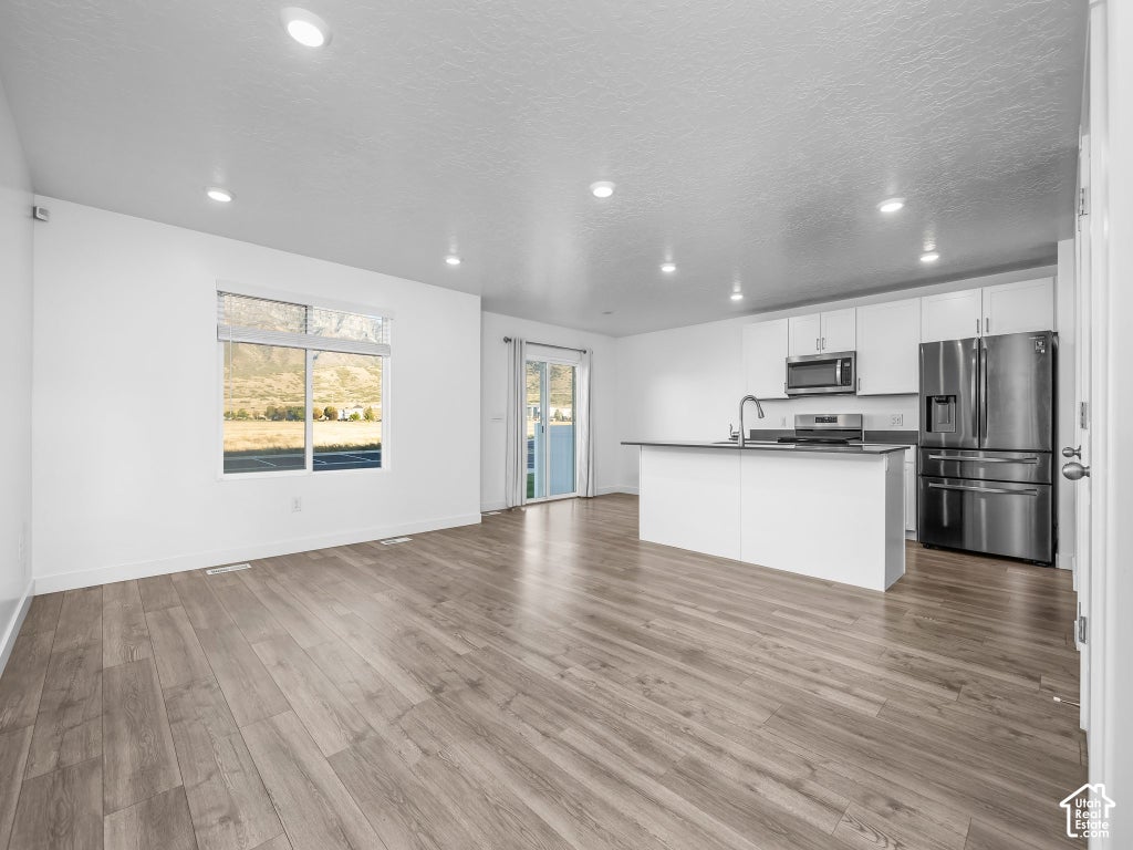 Photo of 1353 S FOX RUN AVE, Santaquin, UT 84655 (MLS # 2191880)