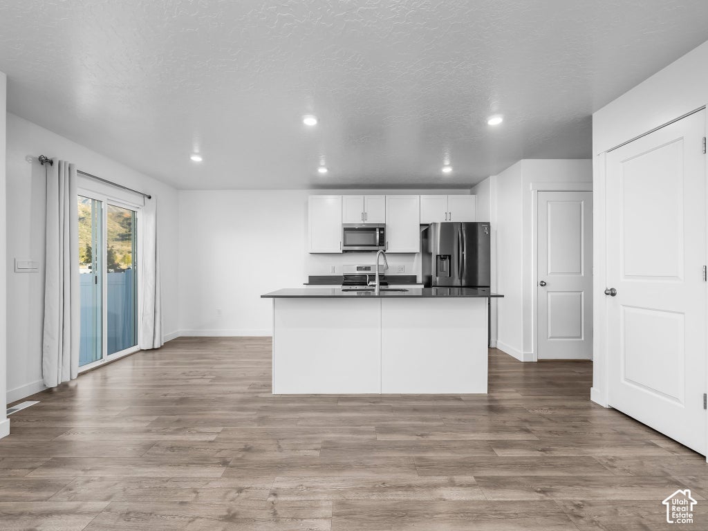 Photo of 1353 S FOX RUN AVE, Santaquin, UT 84655 (MLS # 2191880)