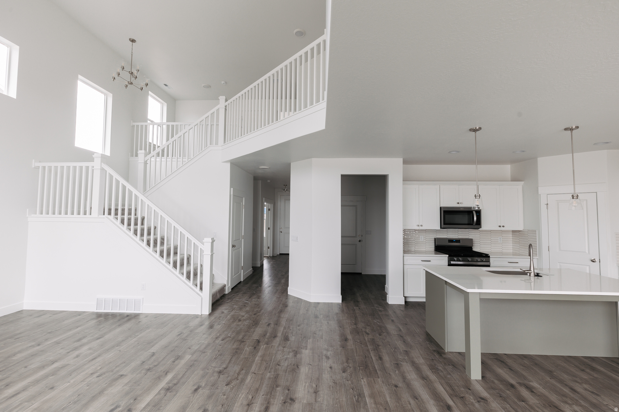 MOUNTAIN RIDGE - Residential