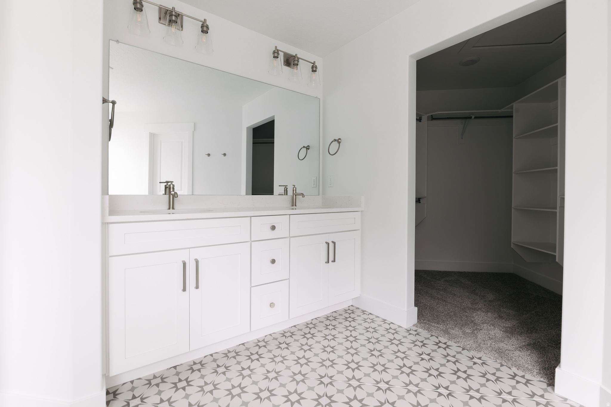 MOUNTAIN RIDGE - Residential