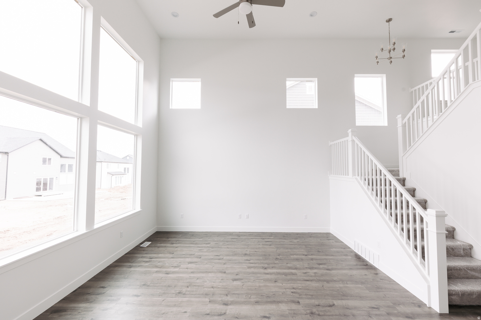 MOUNTAIN RIDGE - Residential