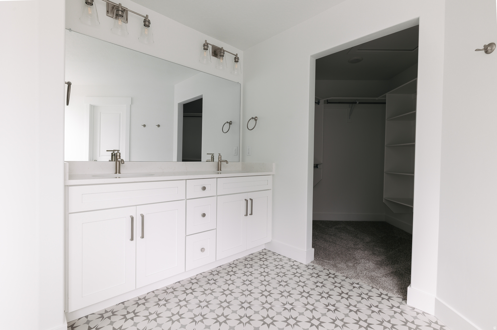 MOUNTAIN RIDGE - Residential