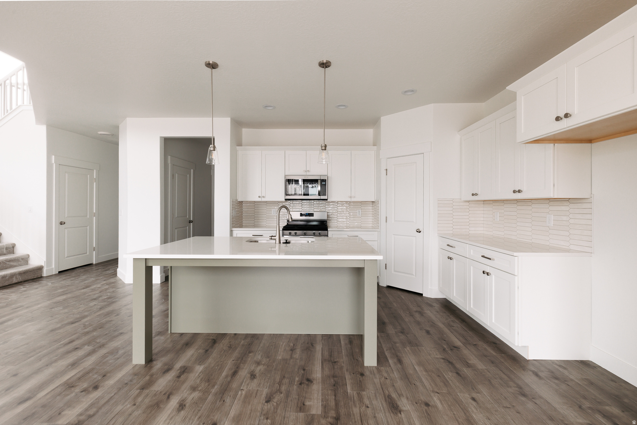 MOUNTAIN RIDGE - Residential