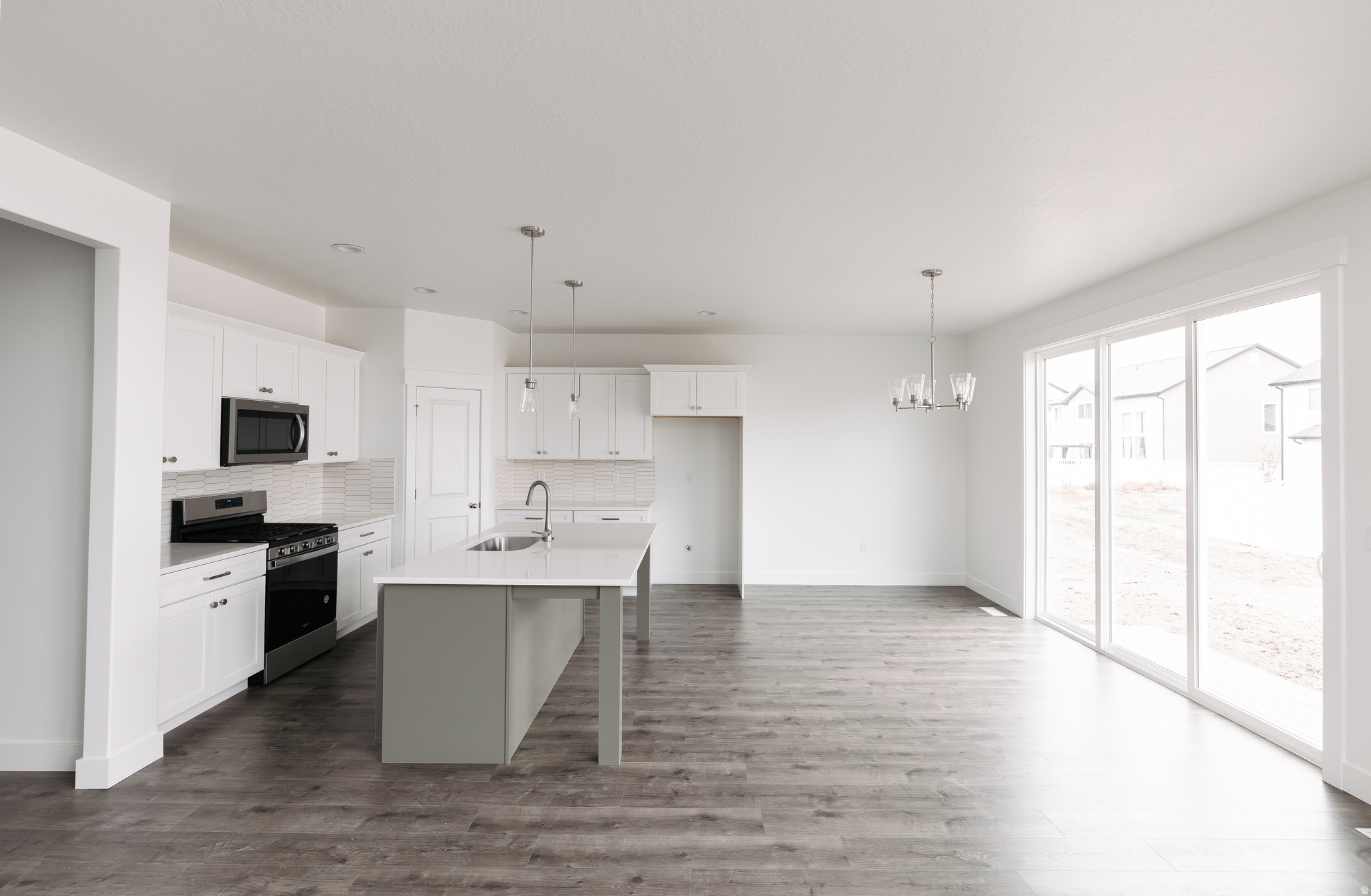 MOUNTAIN RIDGE - Residential