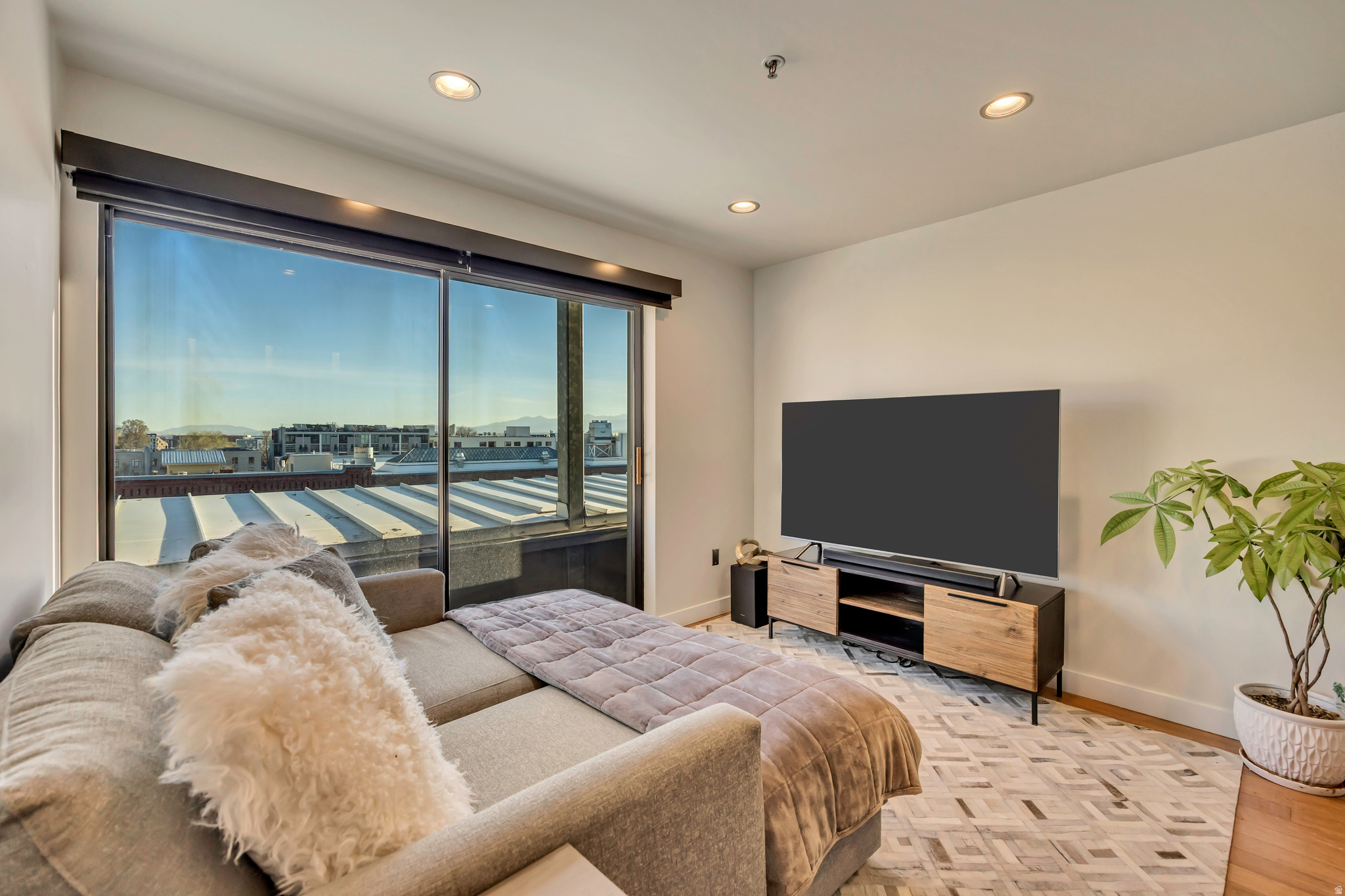 WESTGATE LOFTS - Residential