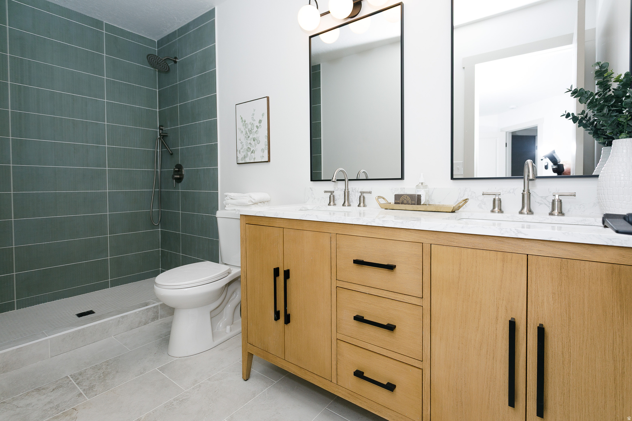 WOODMERE ESTATES - Residential