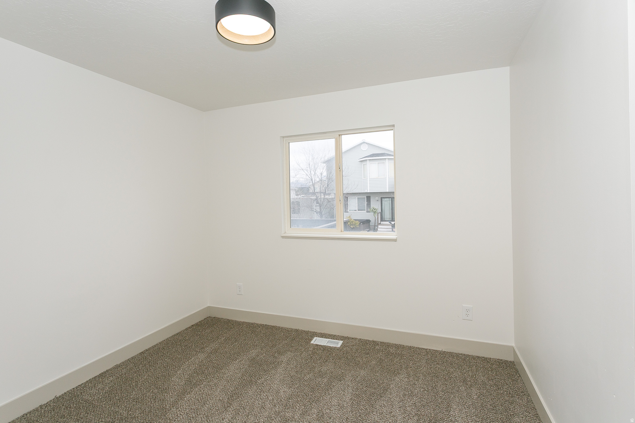 WOODMERE ESTATES - Residential