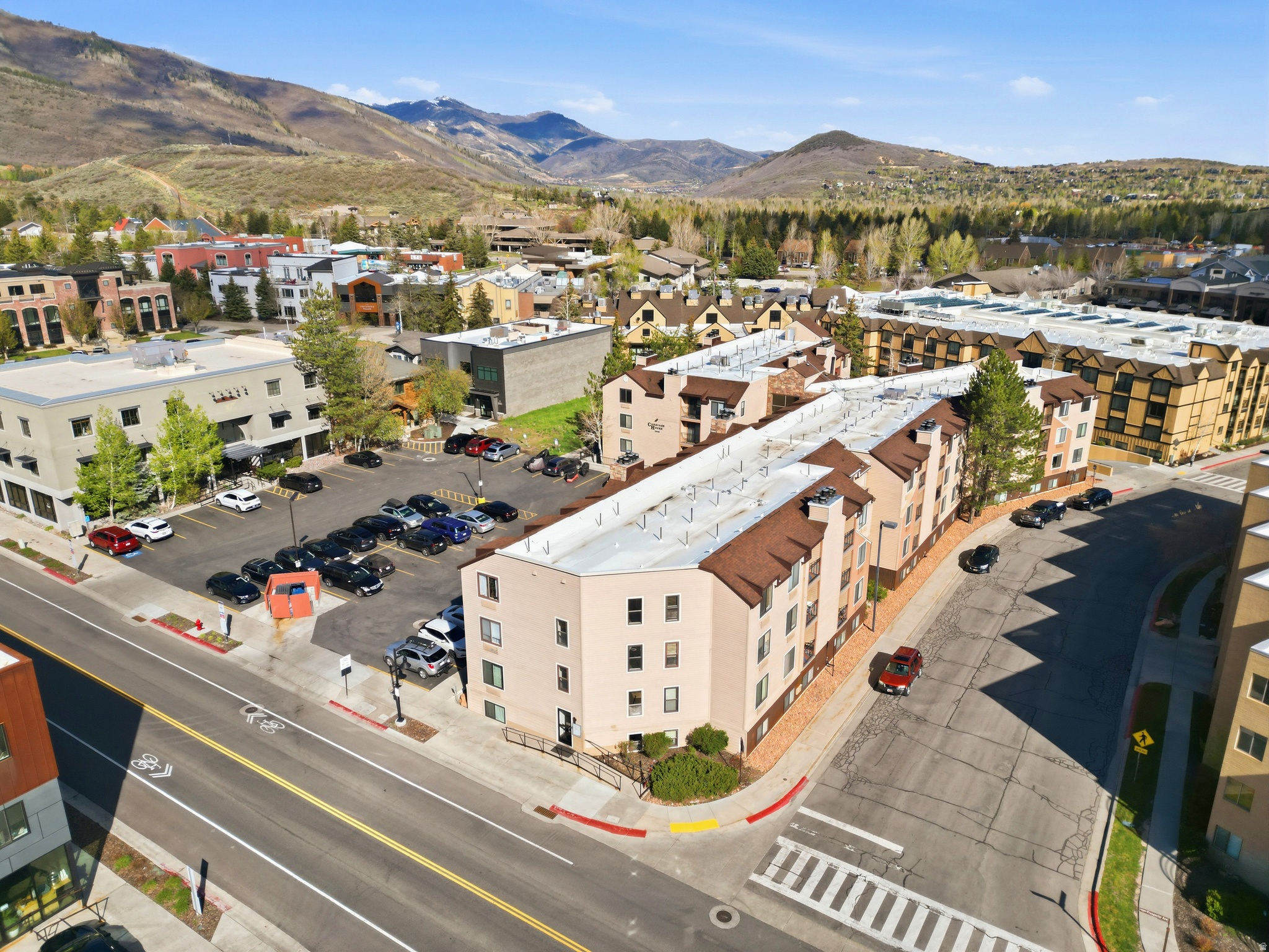 CARRIAGE HOUSE CONDOMINIUMS - Residential