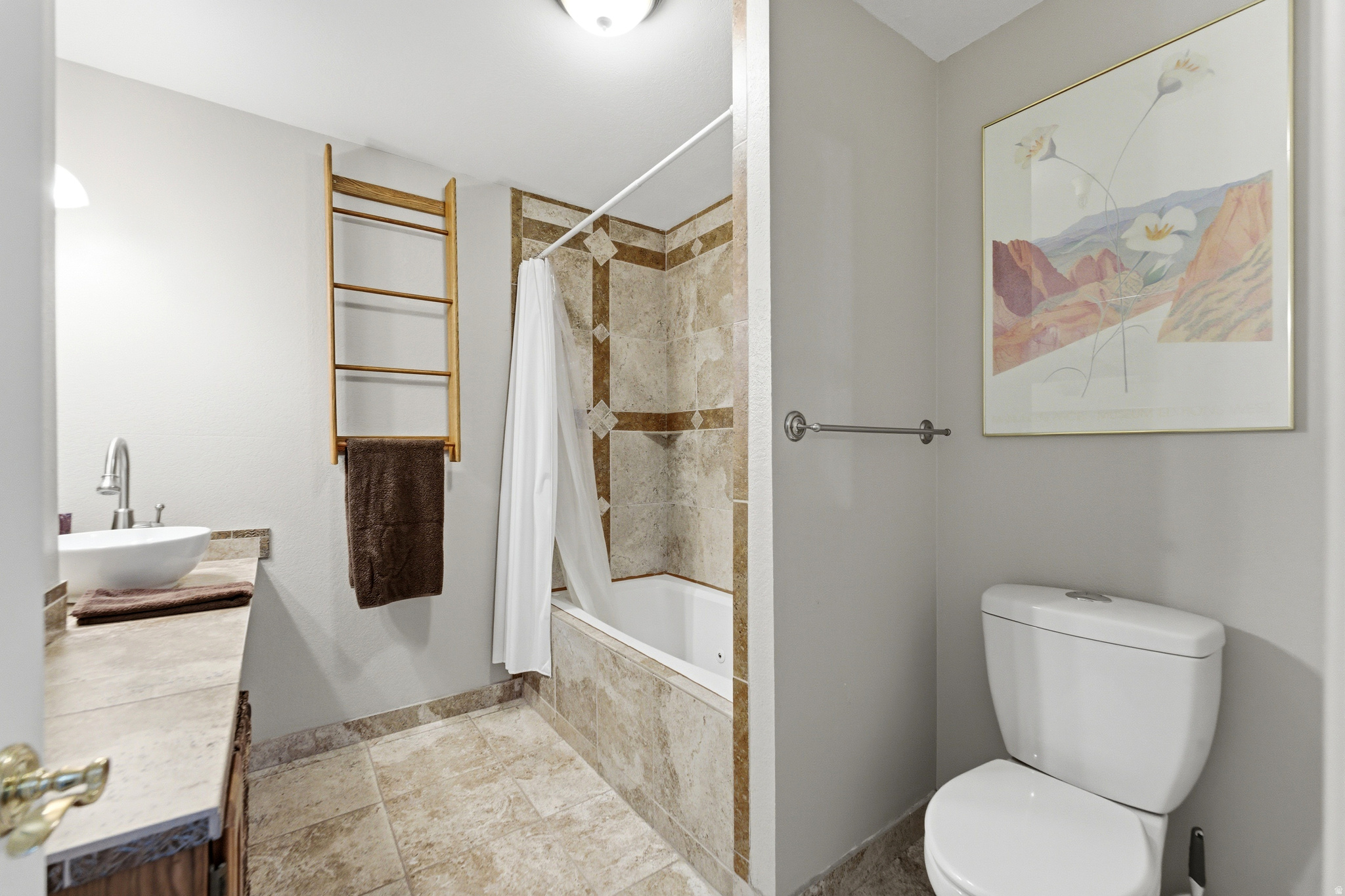 CARRIAGE HOUSE CONDOMINIUMS - Residential