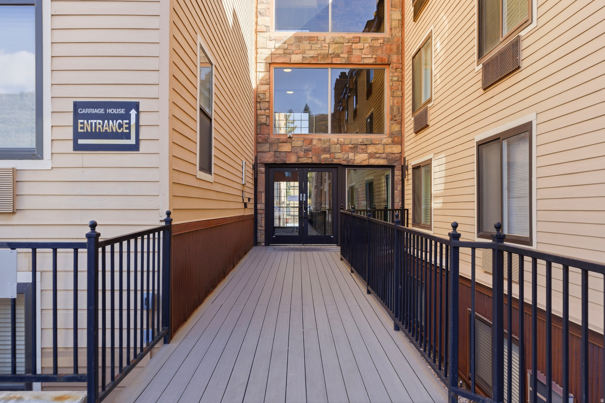 CARRIAGE HOUSE CONDOMINIUMS - Residential