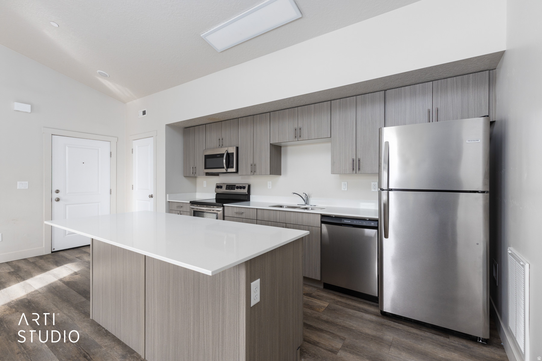 PARKSIDE SEVEN - Residential