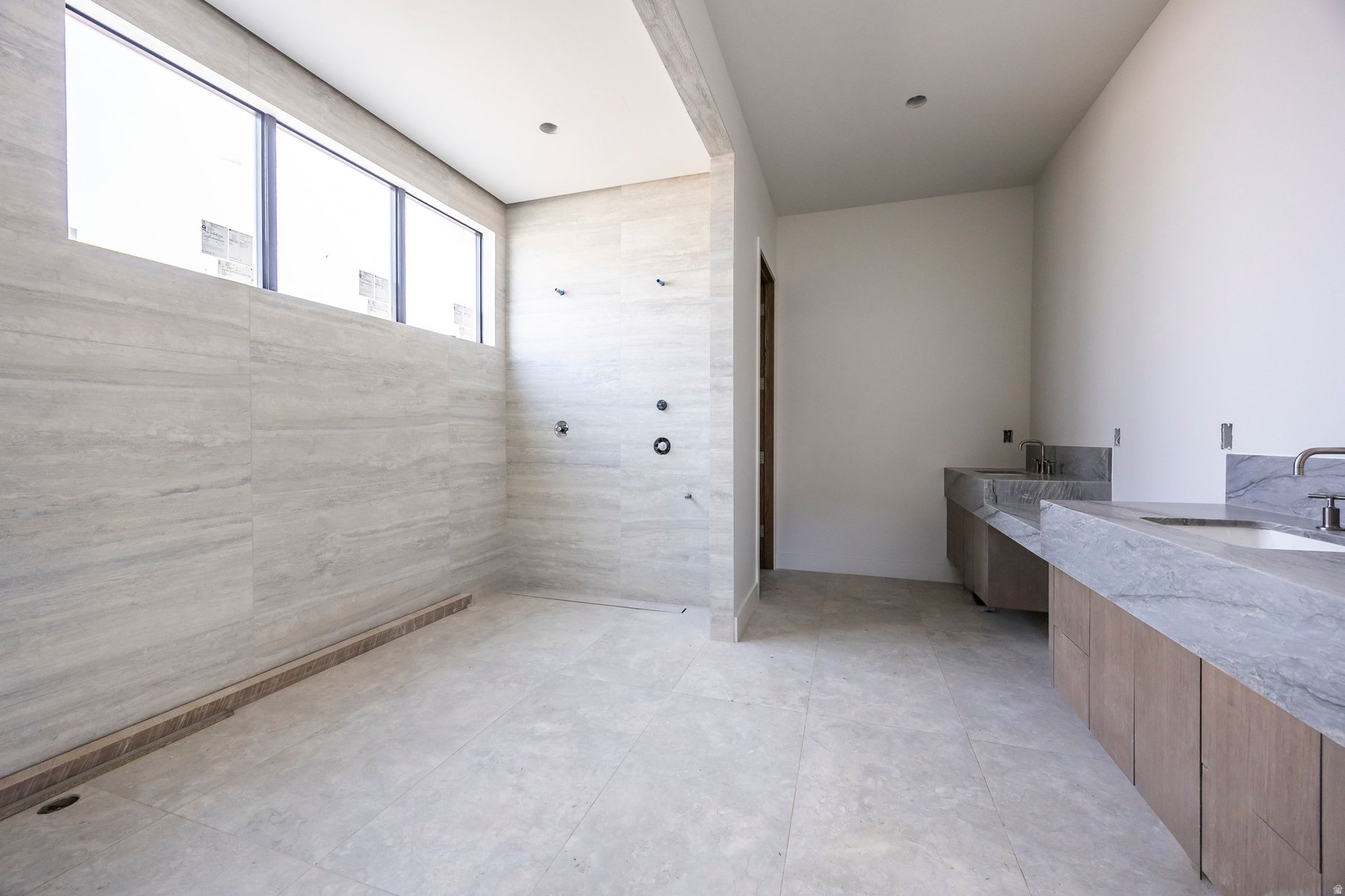 VELVAERE - Residential